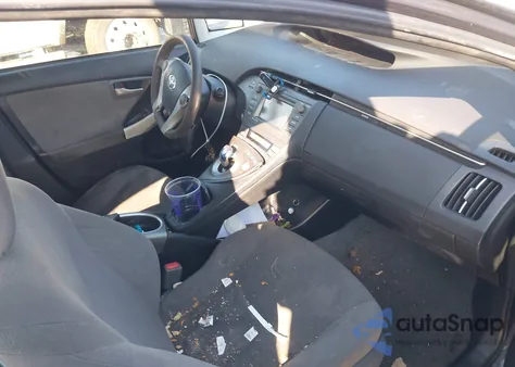 2014 Toyota Prius Three z USA, uszkodzony, nr VIN JTDKN3DU4E0390536